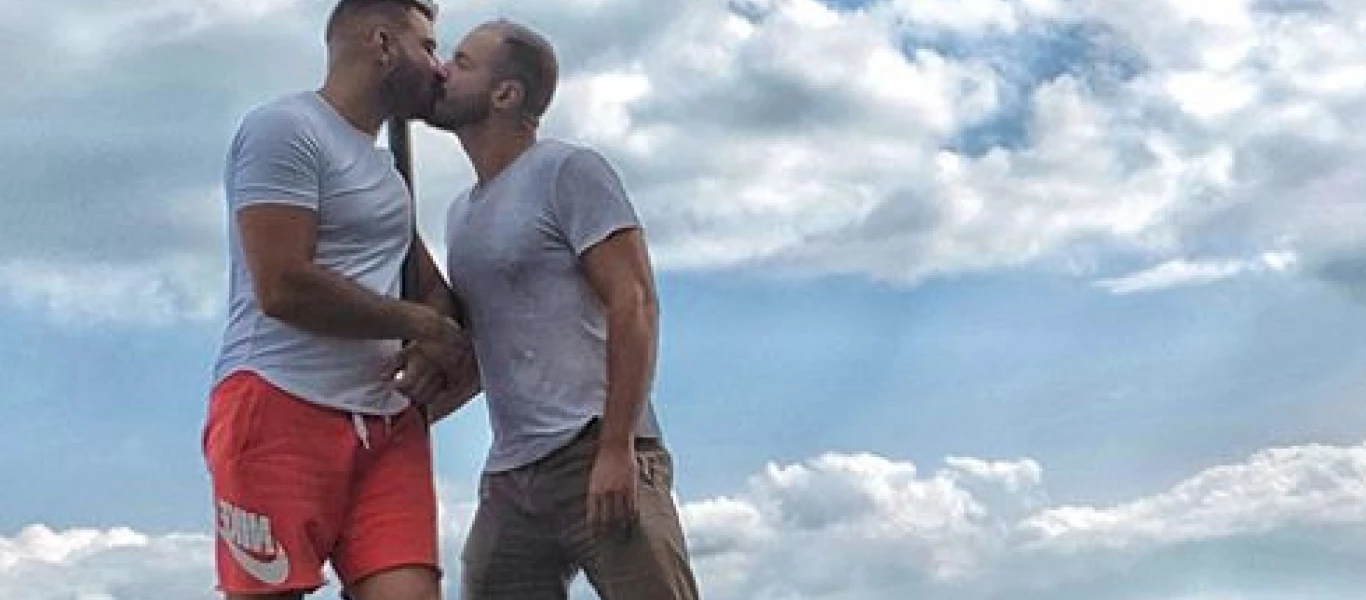 Προκαλεί ο Λώλης: «Θα φιλιέμαι με όποιον θέλω και όπου θέλω»